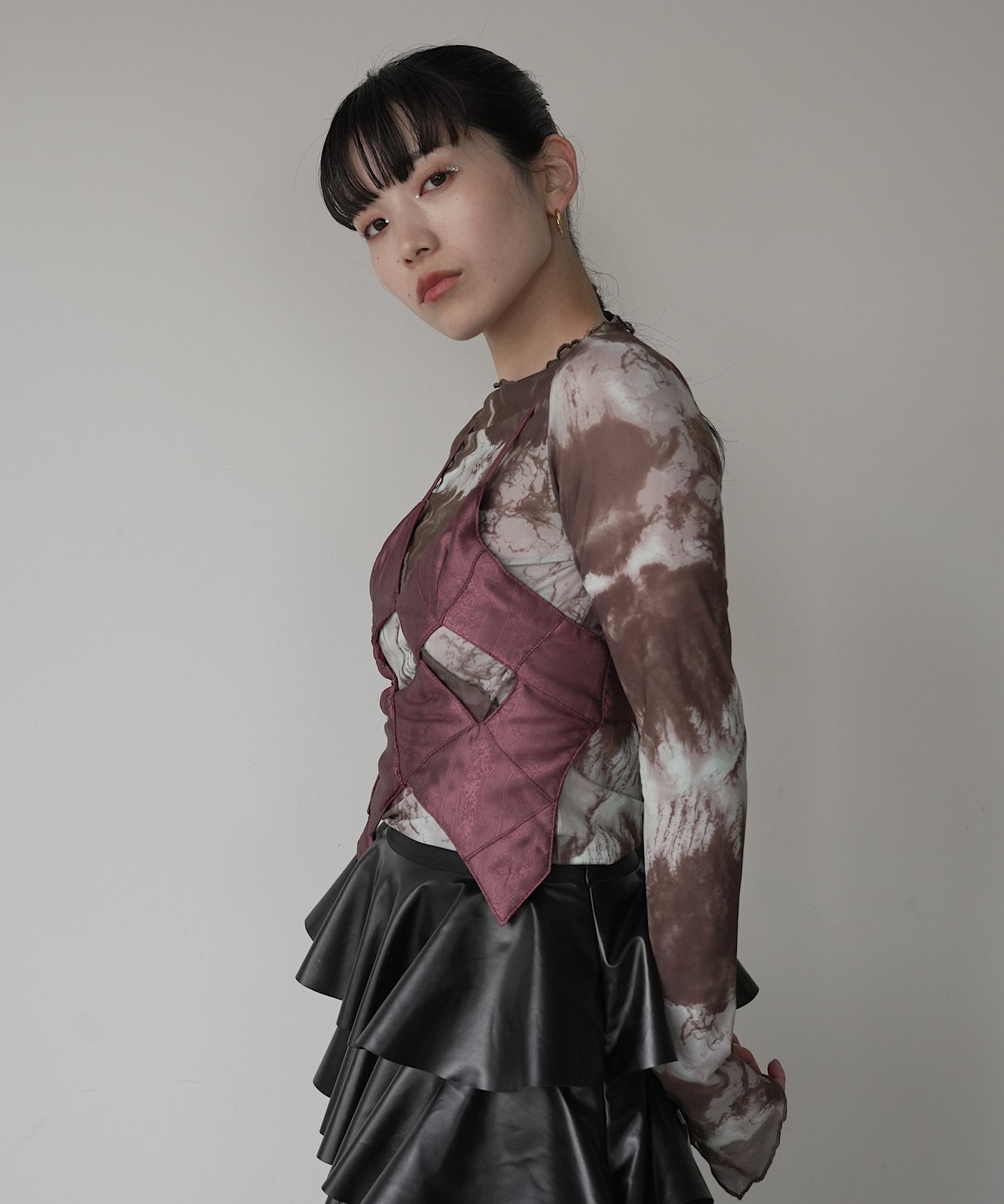 asymmetry design see-through tops sew23s021
