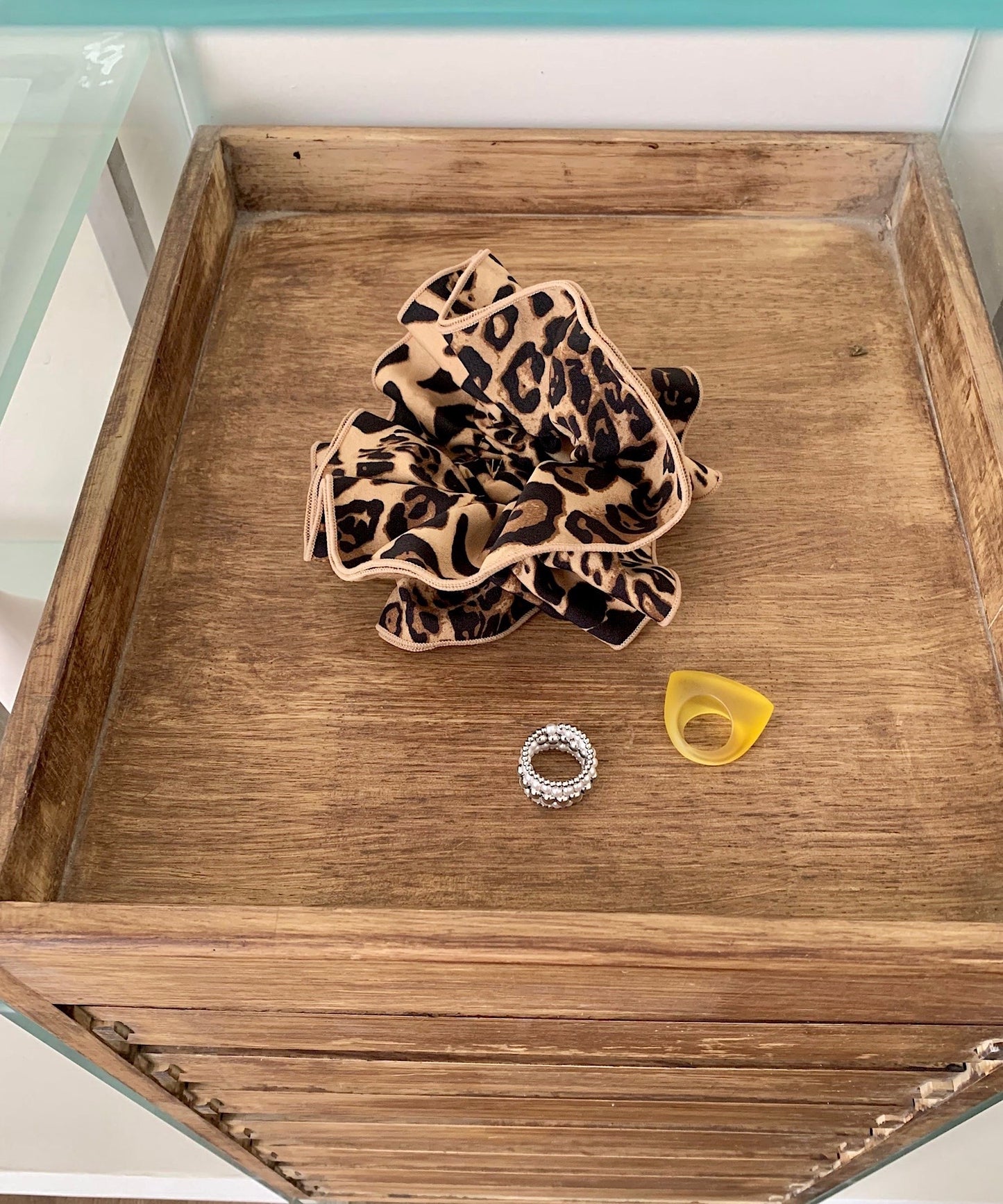 leopard scrunchie sanal24a001