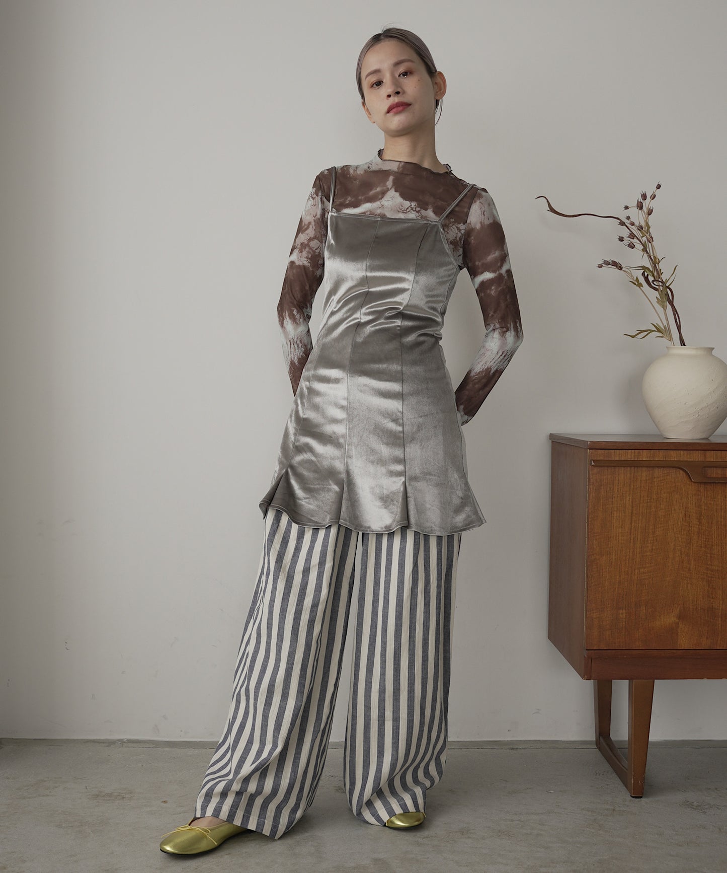asymmetry design see-through tops sew23s021