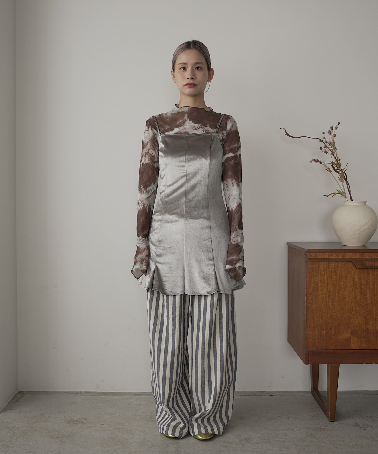 asymmetry design see-through tops sew23s021