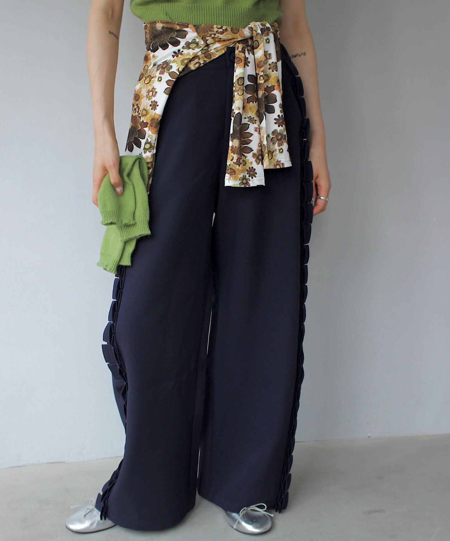 Së side ruffle slacks pants　sanwt24a003