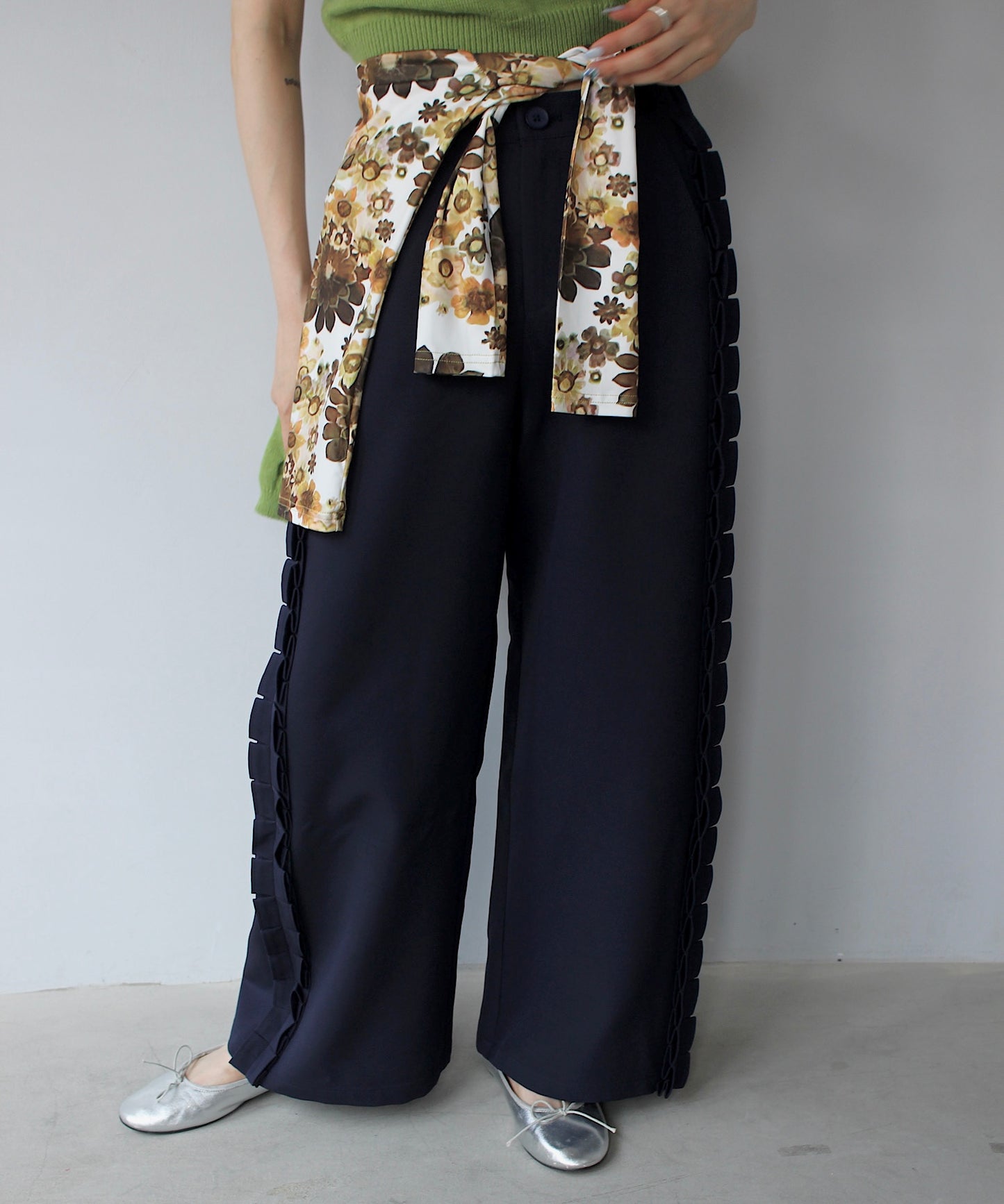 Së side ruffle slacks pants　sanwt24a003