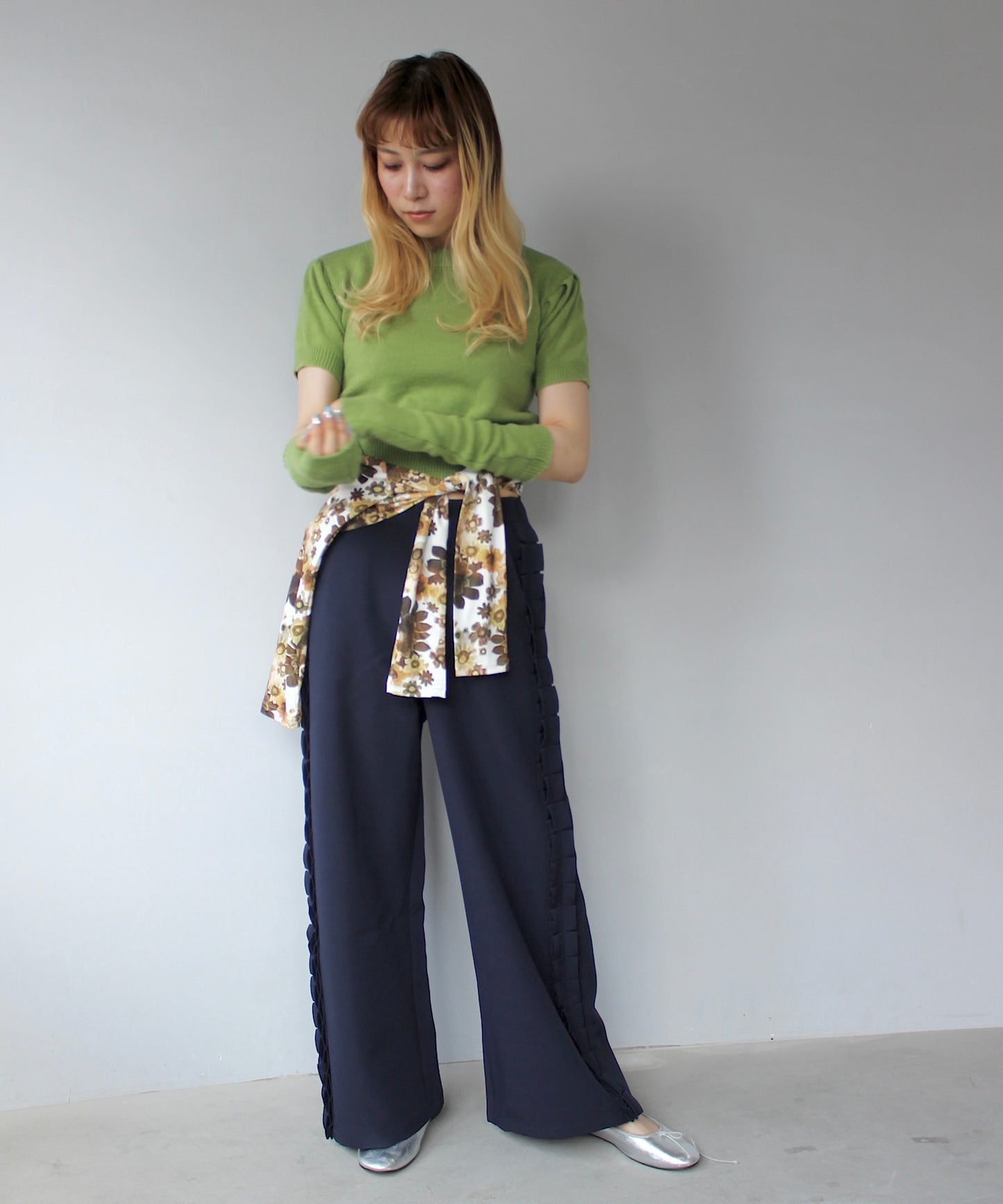 Së side ruffle slacks pants　sanwt24a003