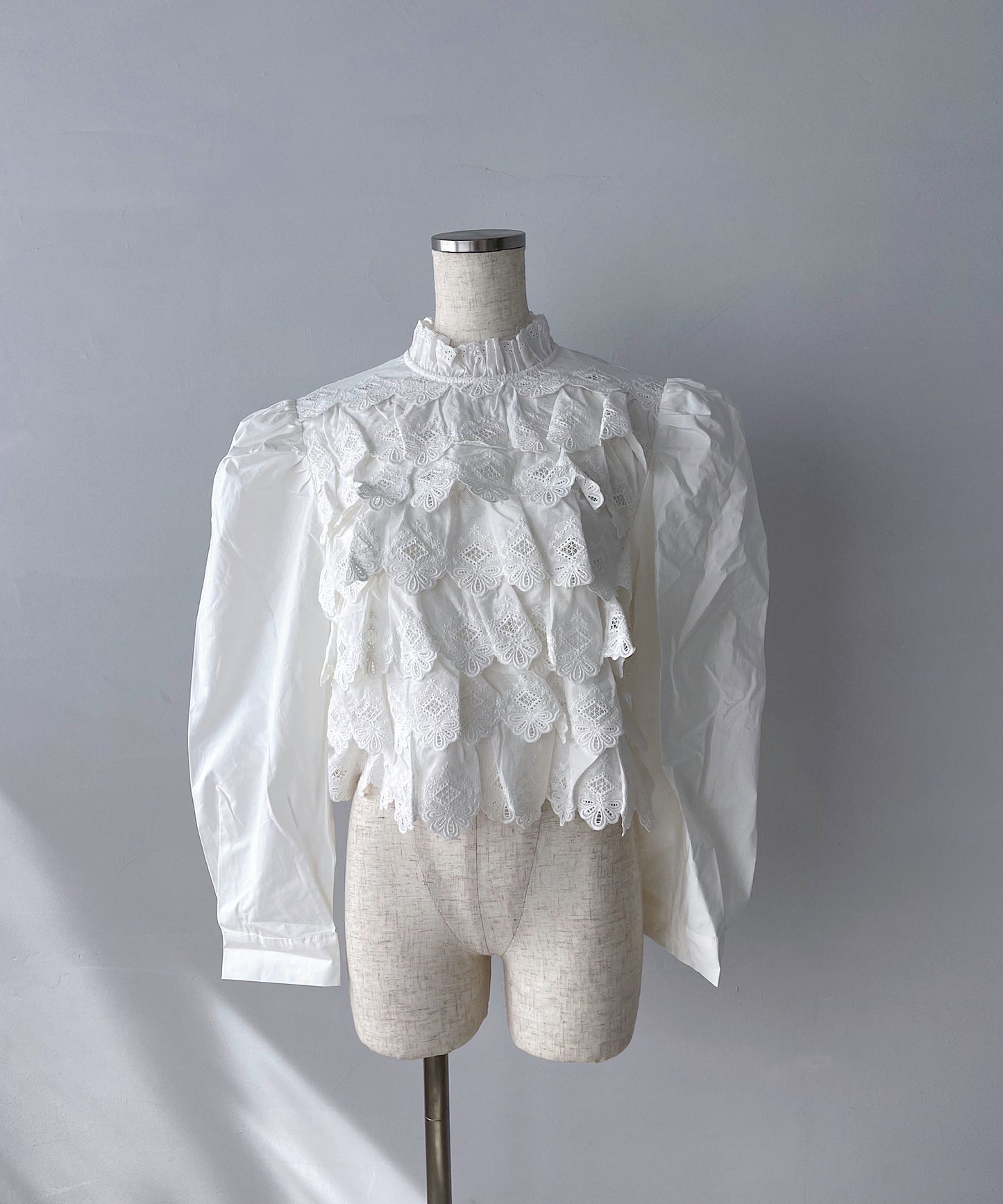 front frill design blouse　sew23a023